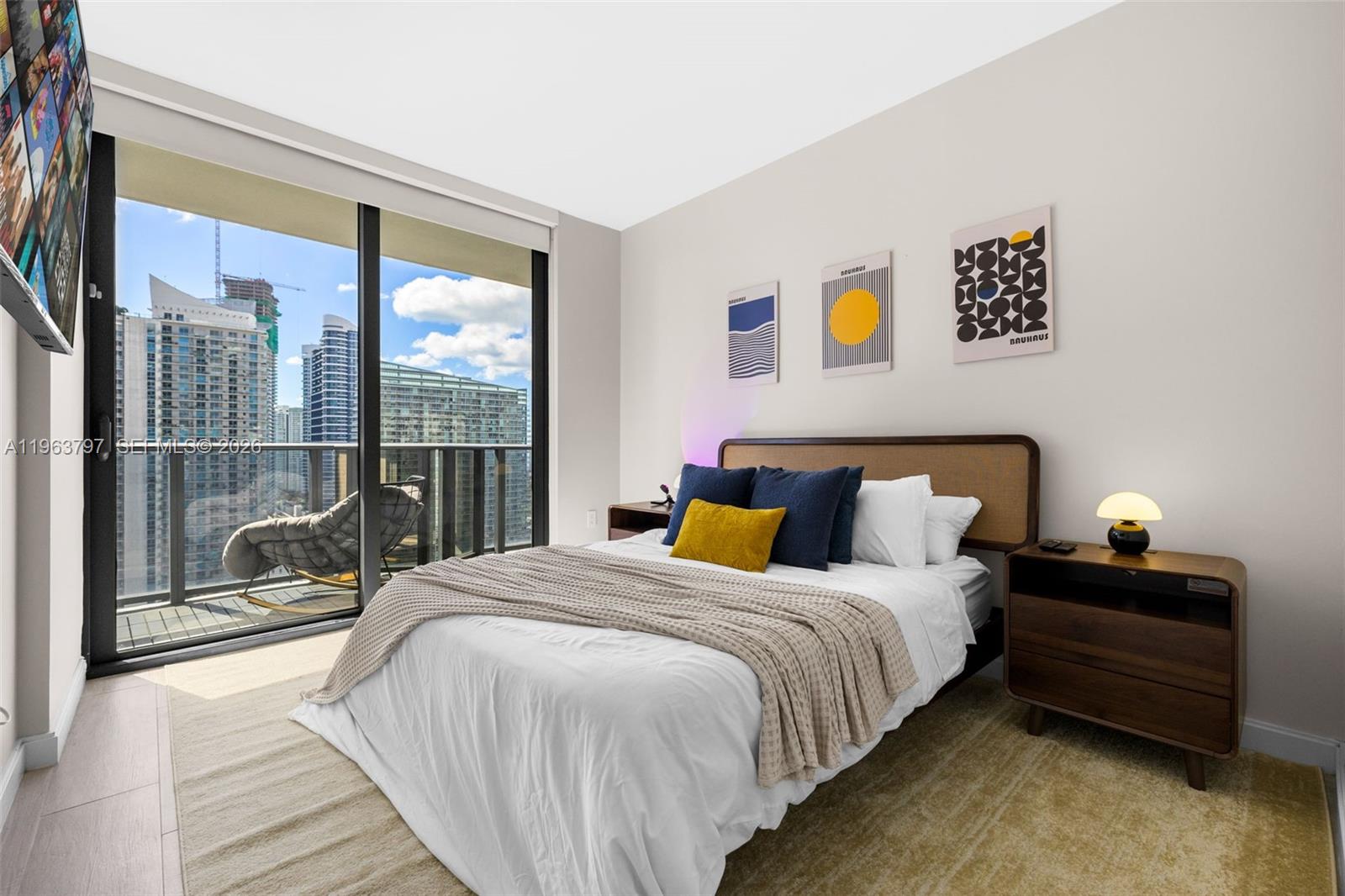 45 SW 9th St #2803, Miami FL 33130