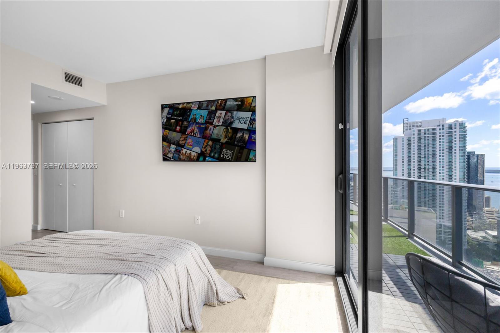 45 SW 9th St #2803, Miami FL 33130