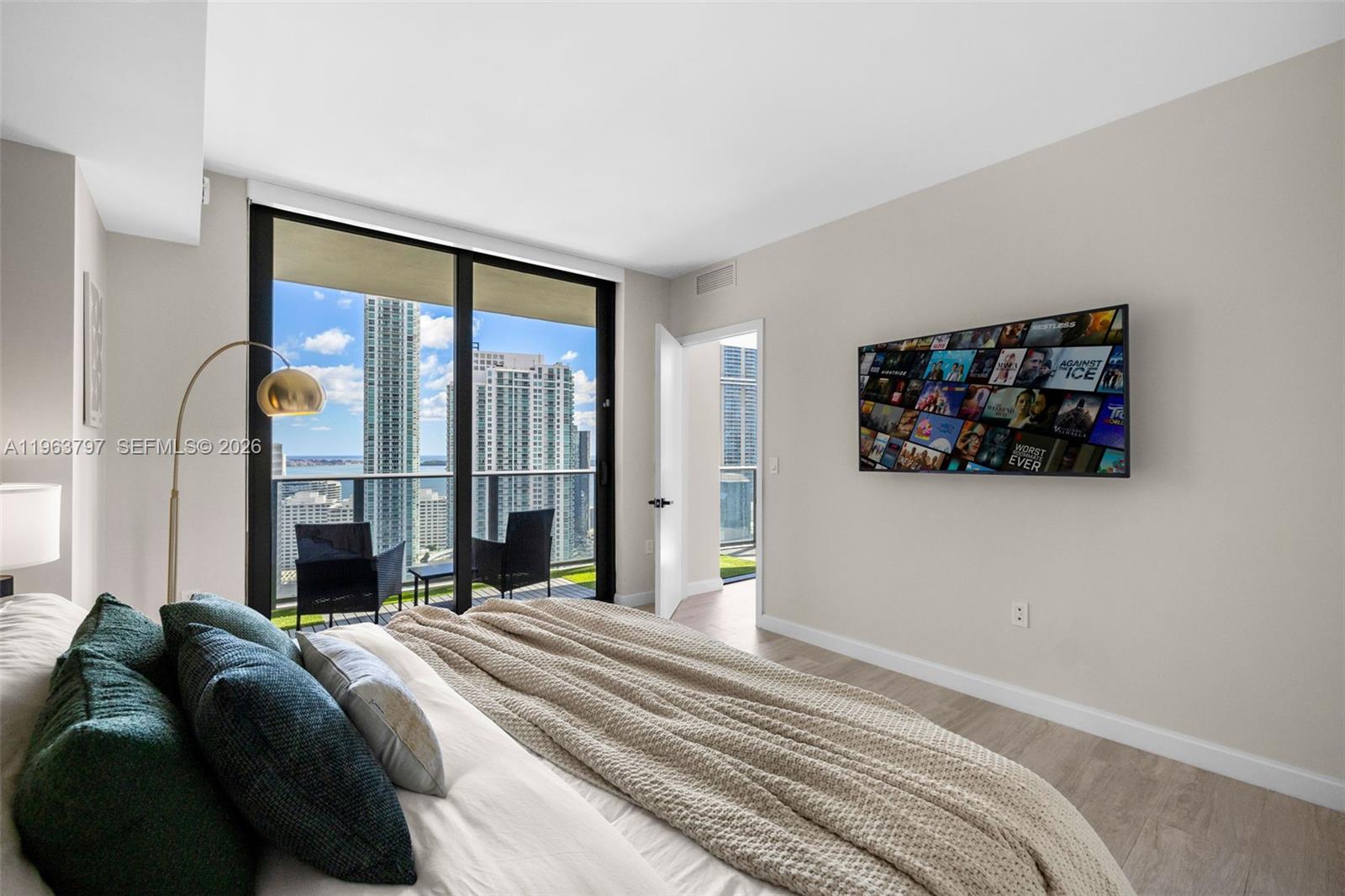 45 SW 9th St #2803, Miami FL 33130