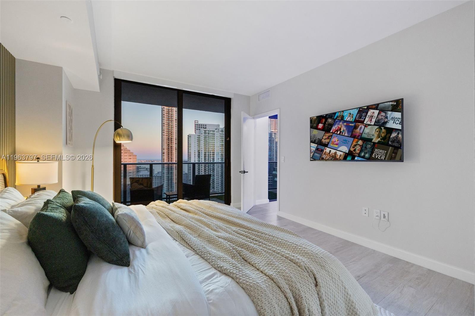 45 SW 9th St #2803, Miami FL 33130