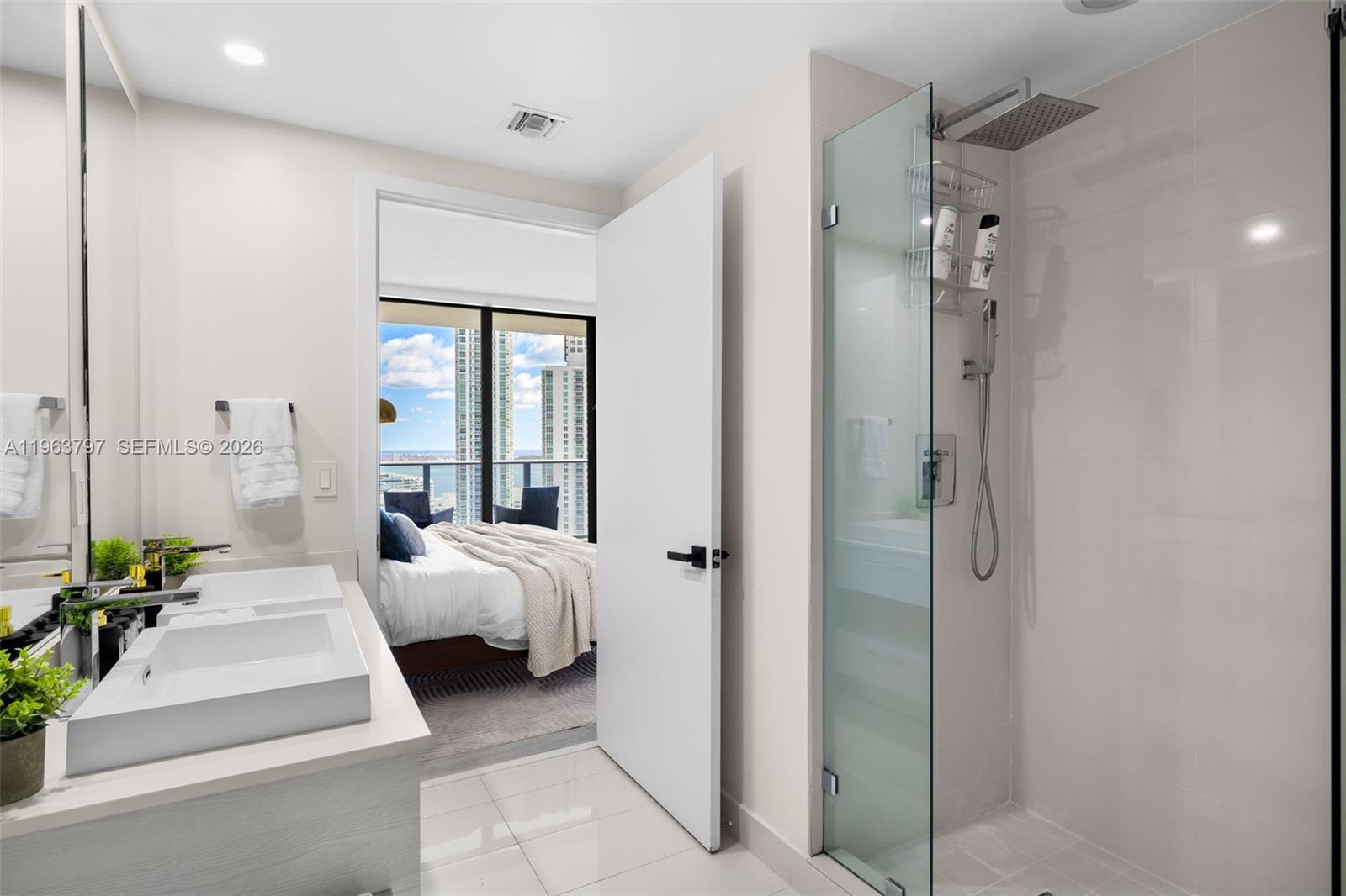45 SW 9th St #2803, Miami FL 33130