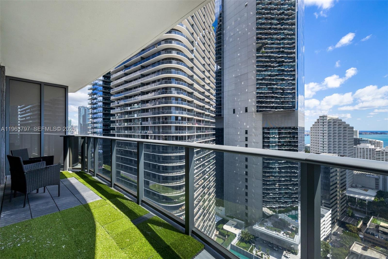45 SW 9th St #2803, Miami FL 33130