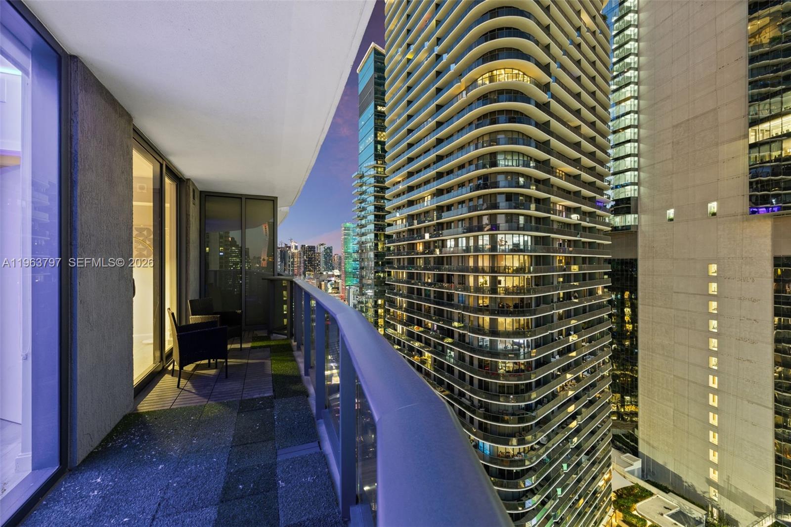 45 SW 9th St #2803, Miami FL 33130