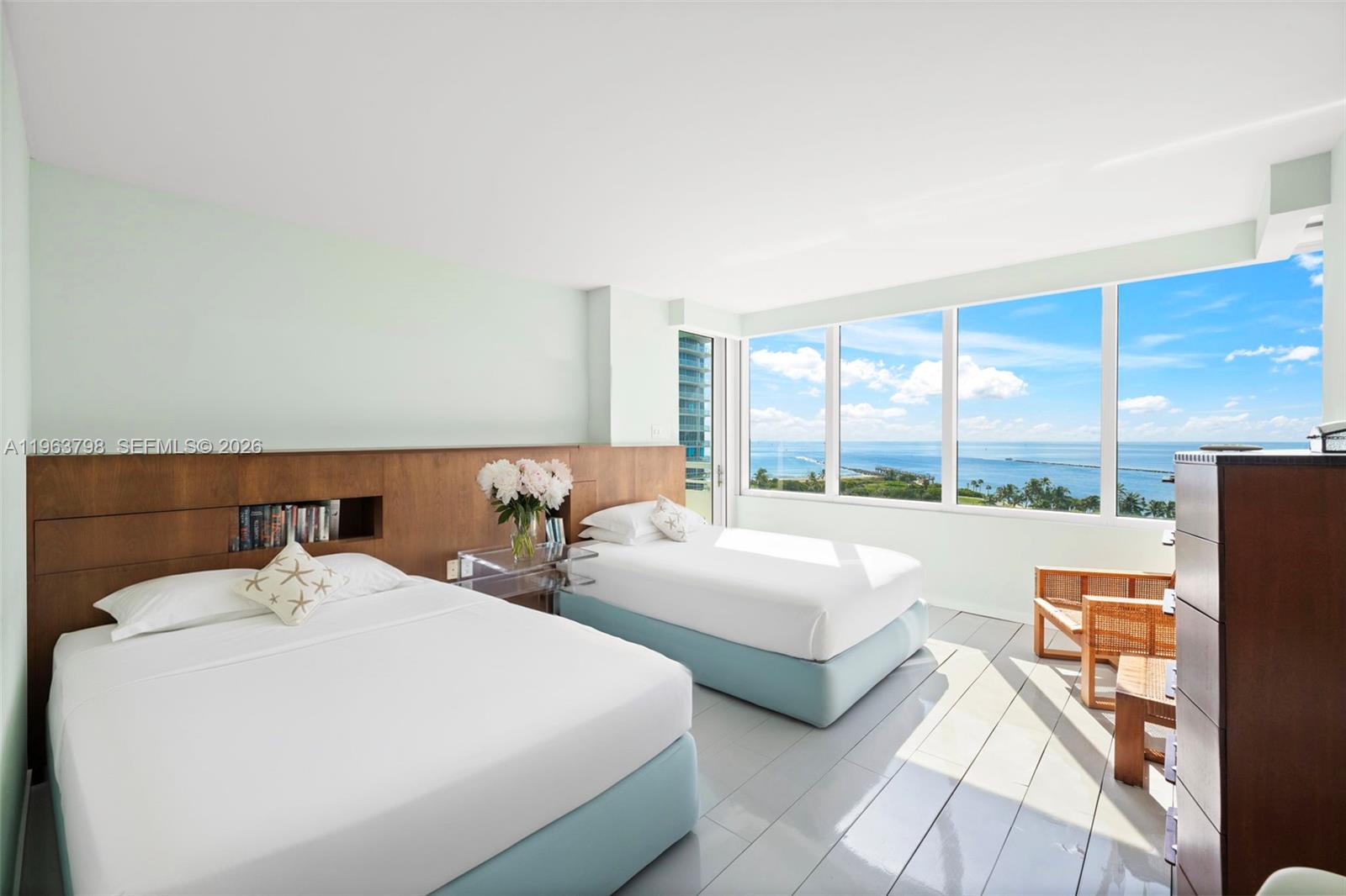 400 S Pointe Dr #1104, Miami Beach FL 33139