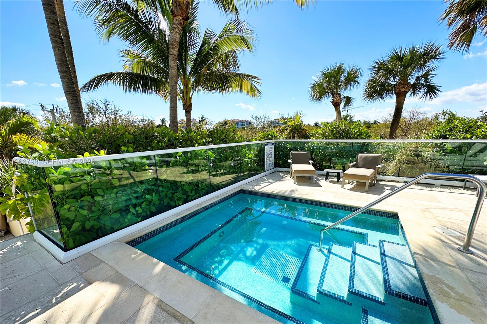 400 S Pointe Dr #1104, Miami Beach FL 33139