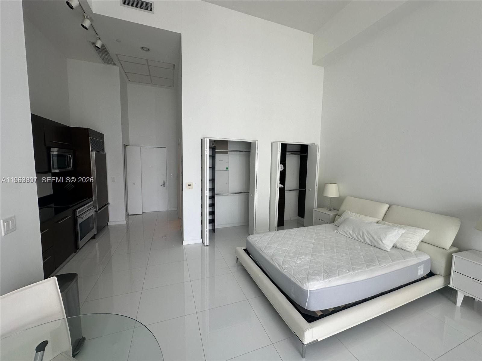 475 Brickell Ave #4110, Miami FL 33131