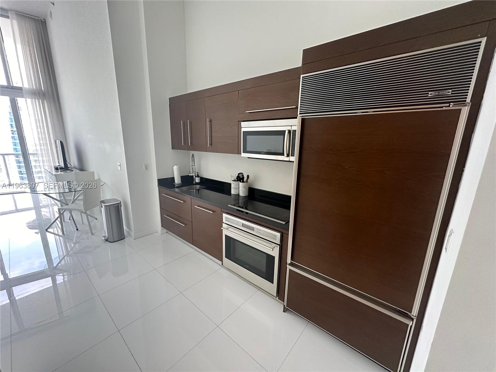475 Brickell Ave #4110, Miami FL 33131
