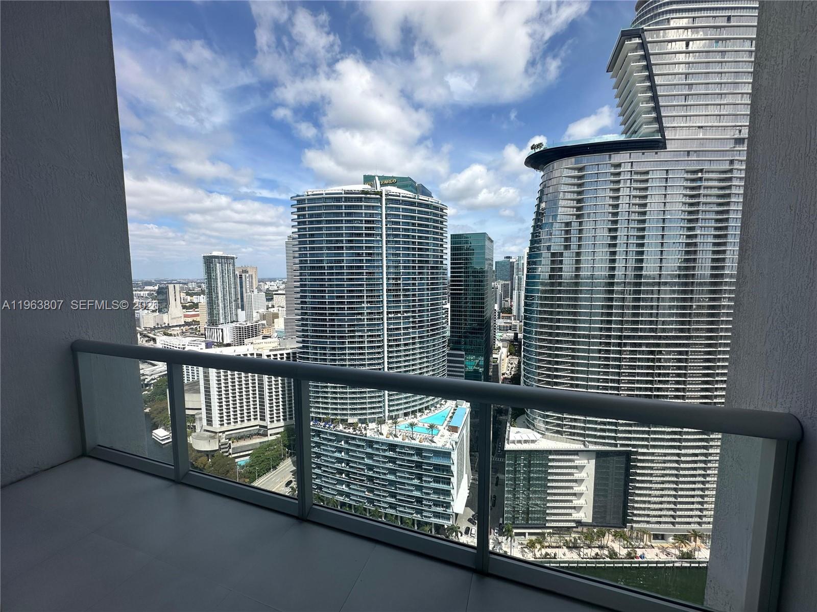 475 Brickell Ave #4110, Miami FL 33131