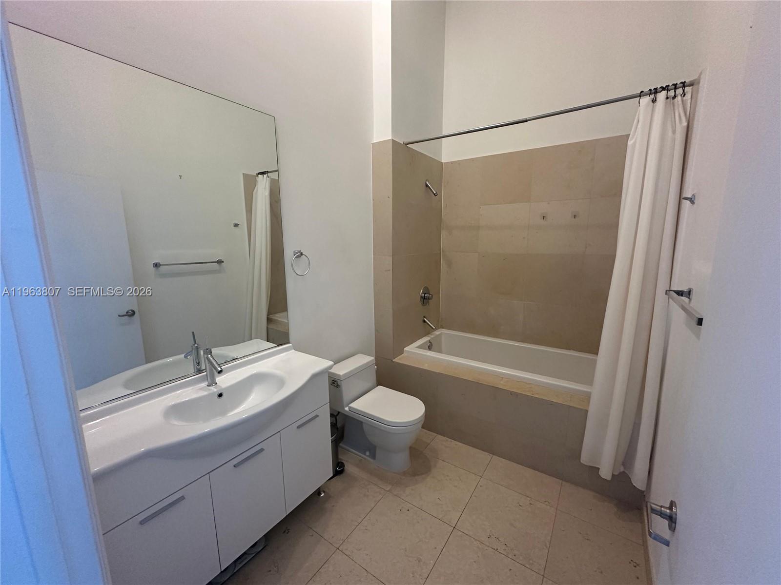 475 Brickell Ave #4110, Miami FL 33131
