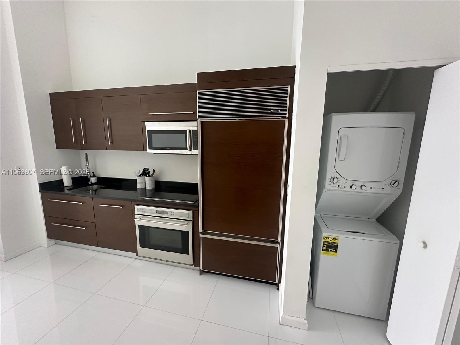 475 Brickell Ave #4110, Miami FL 33131