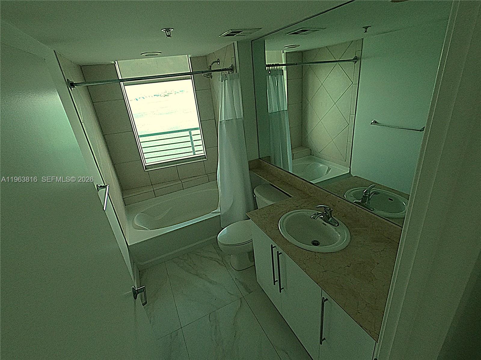 335 S Biscayne Blvd #1712, Miami FL 33131