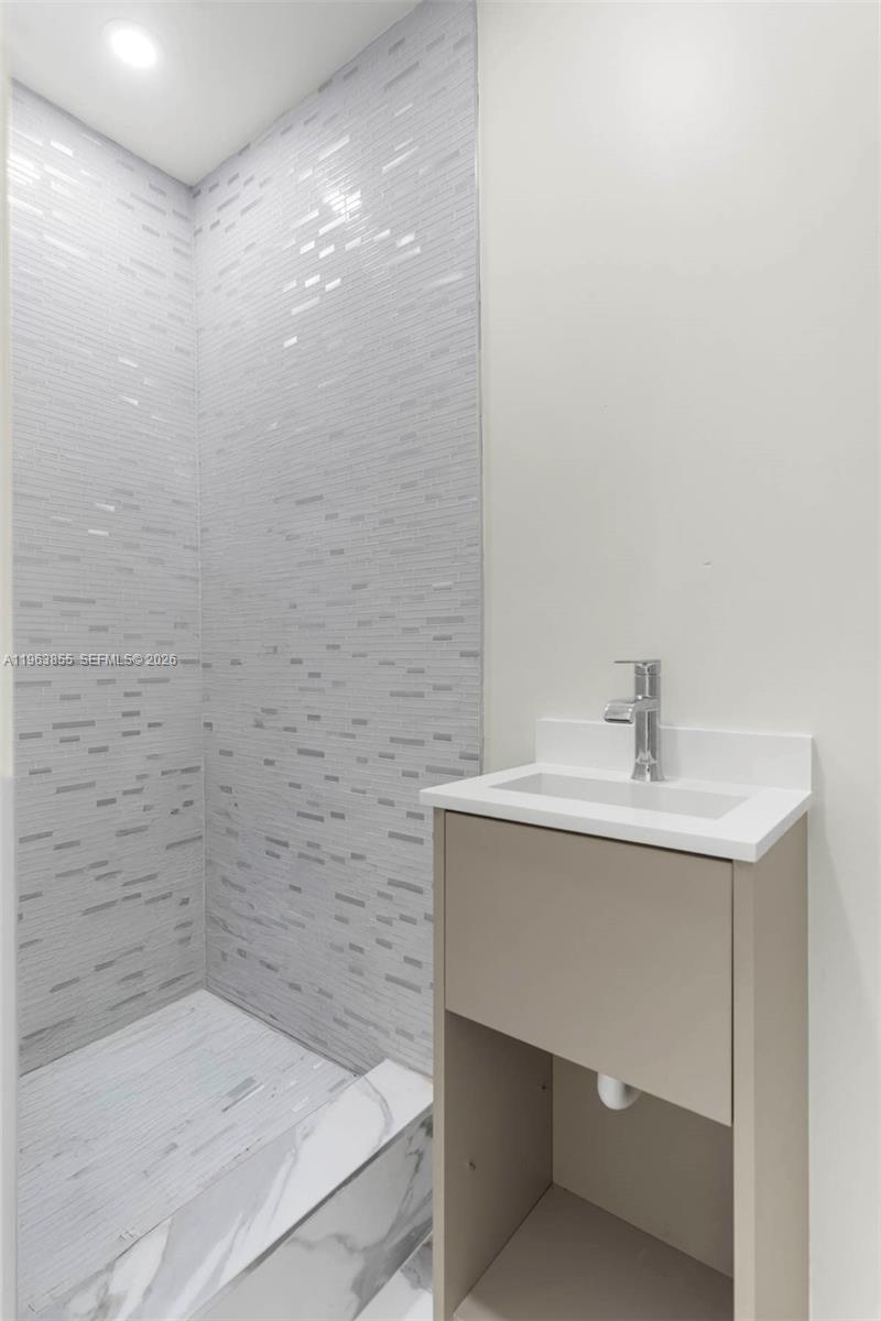 3973 NE 167th St #12, North Miami Beach FL 33160