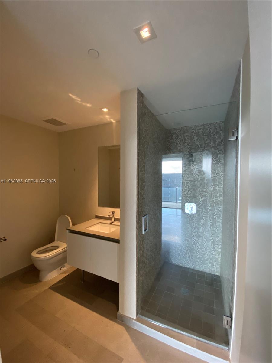 88 SW 7th St #1904, Miami FL 33130