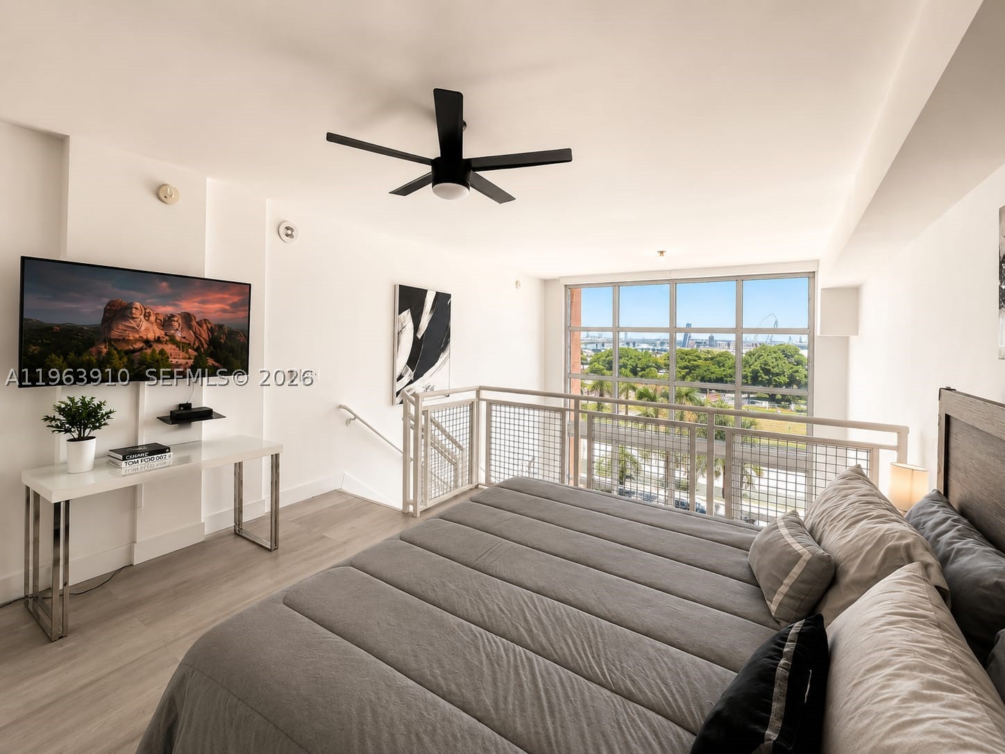 253 NE 2nd St #433, Miami FL 33132