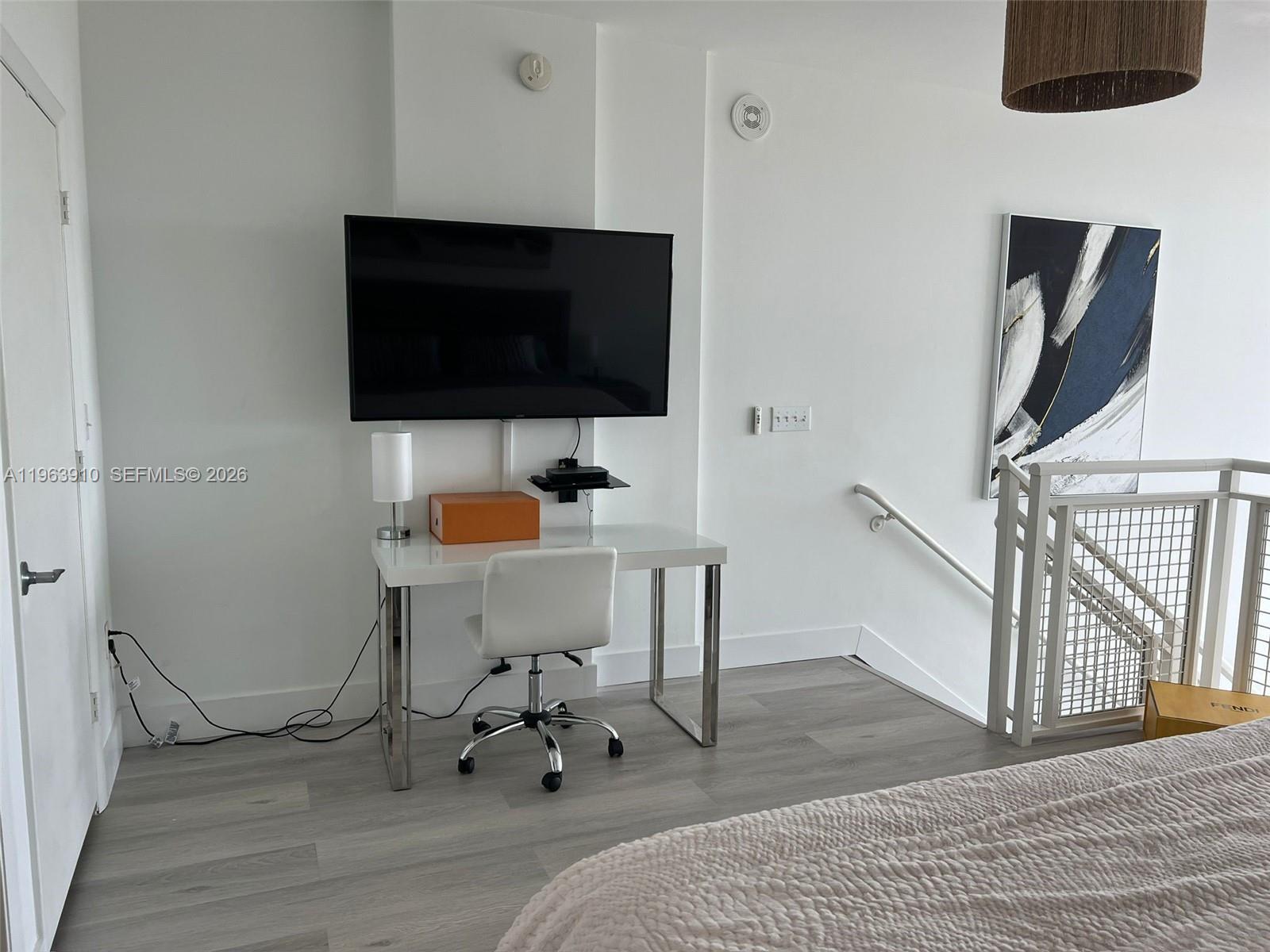 253 NE 2nd St #433, Miami FL 33132