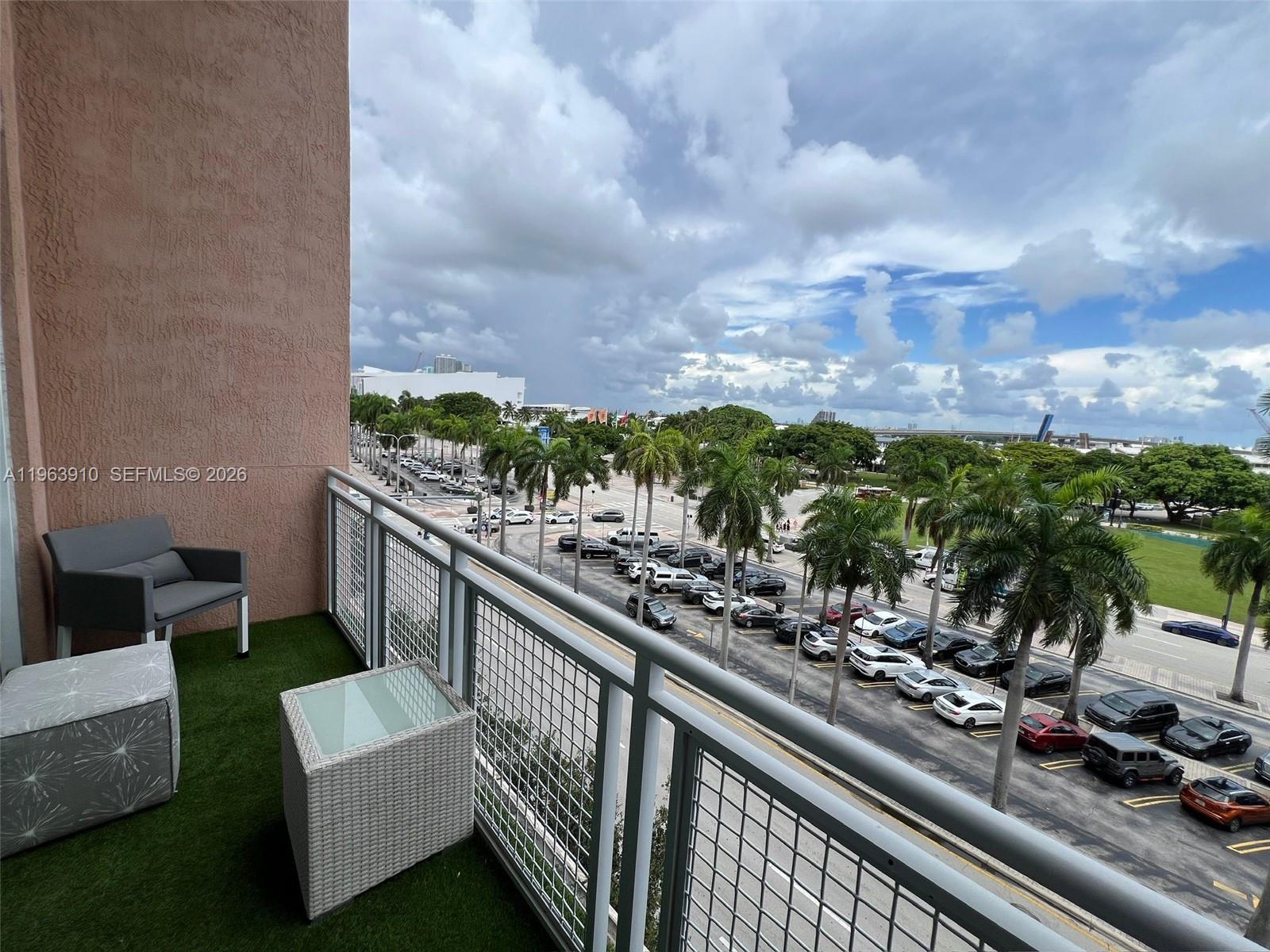 253 NE 2nd St #433, Miami FL 33132