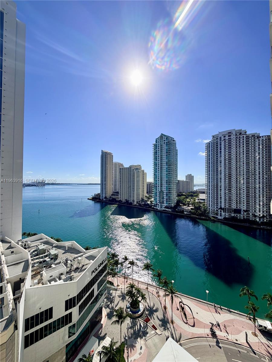 300 S Biscayne Blvd #T-1414, Miami FL 33131