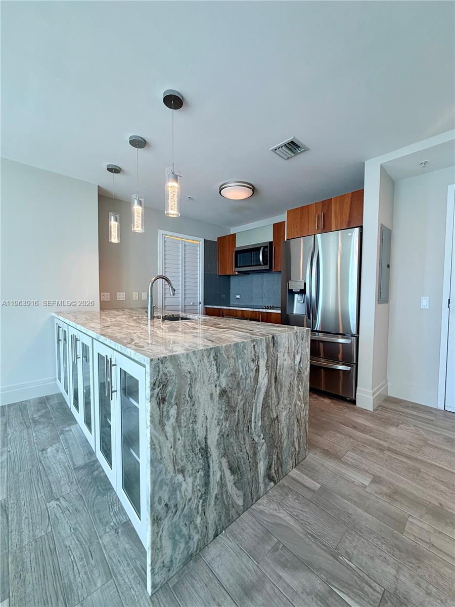 300 S Biscayne Blvd #T-1414, Miami FL 33131