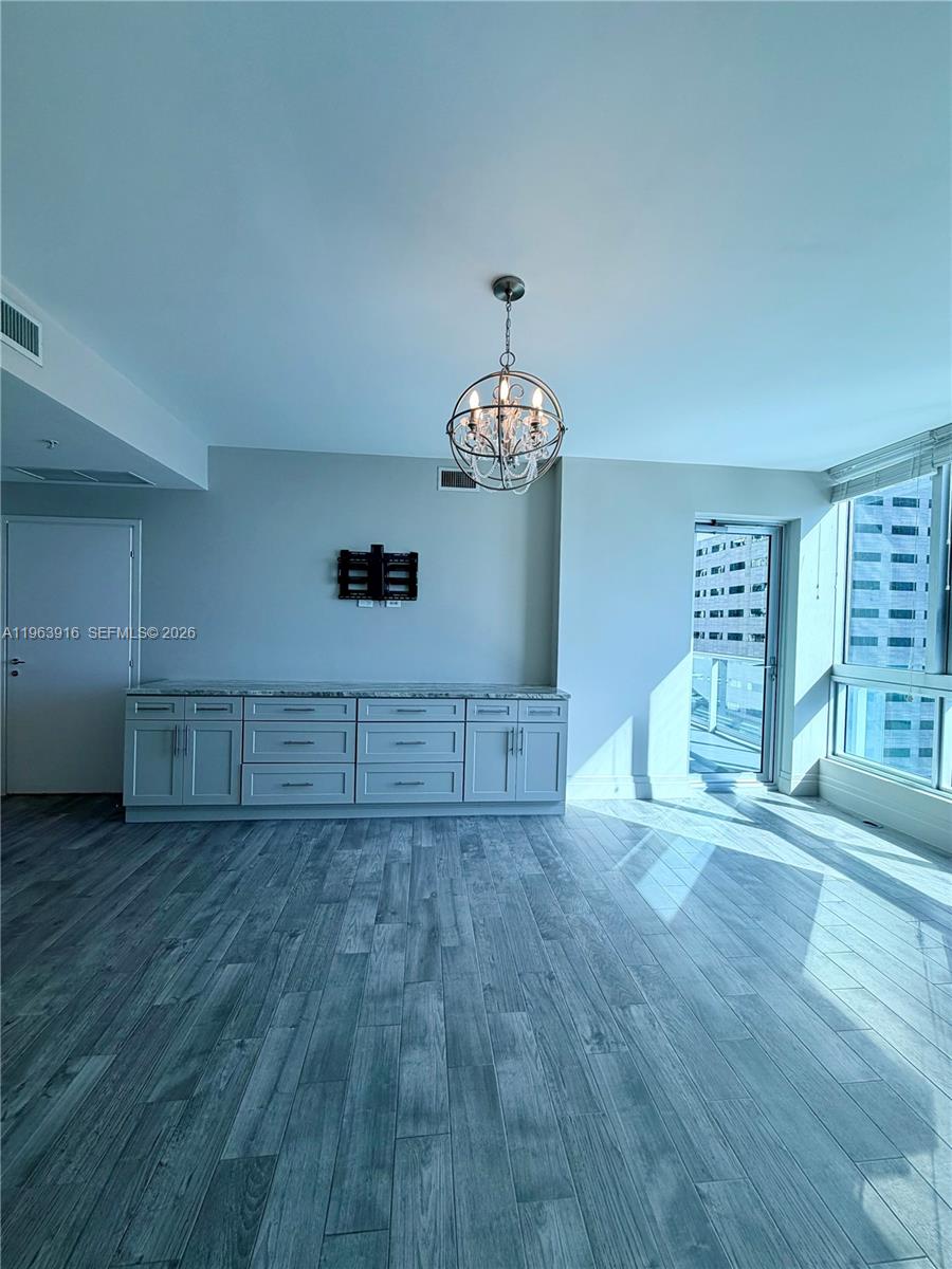 300 S Biscayne Blvd #T-1414, Miami FL 33131