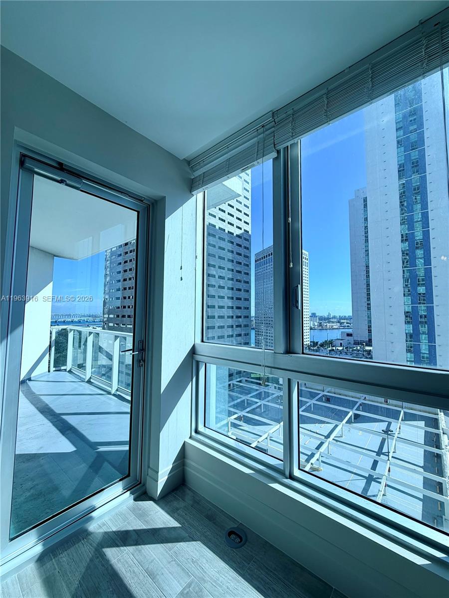 300 S Biscayne Blvd #T-1414, Miami FL 33131