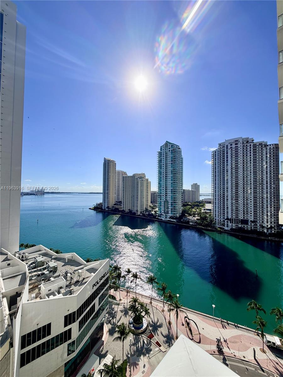 300 S Biscayne Blvd #T-1414, Miami FL 33131
