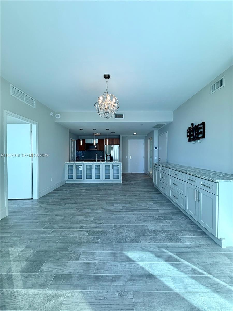 300 S Biscayne Blvd #T-1414, Miami FL 33131