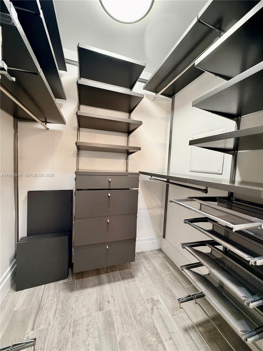 300 S Biscayne Blvd #T-1414, Miami FL 33131