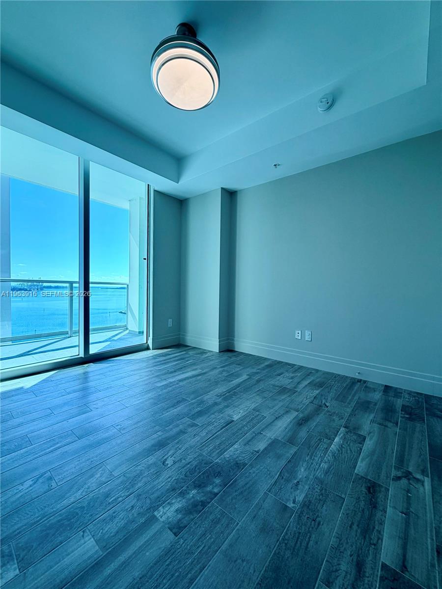 300 S Biscayne Blvd #T-1414, Miami FL 33131