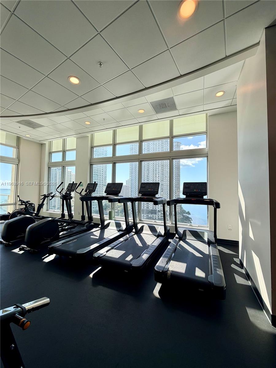 300 S Biscayne Blvd #T-1414, Miami FL 33131