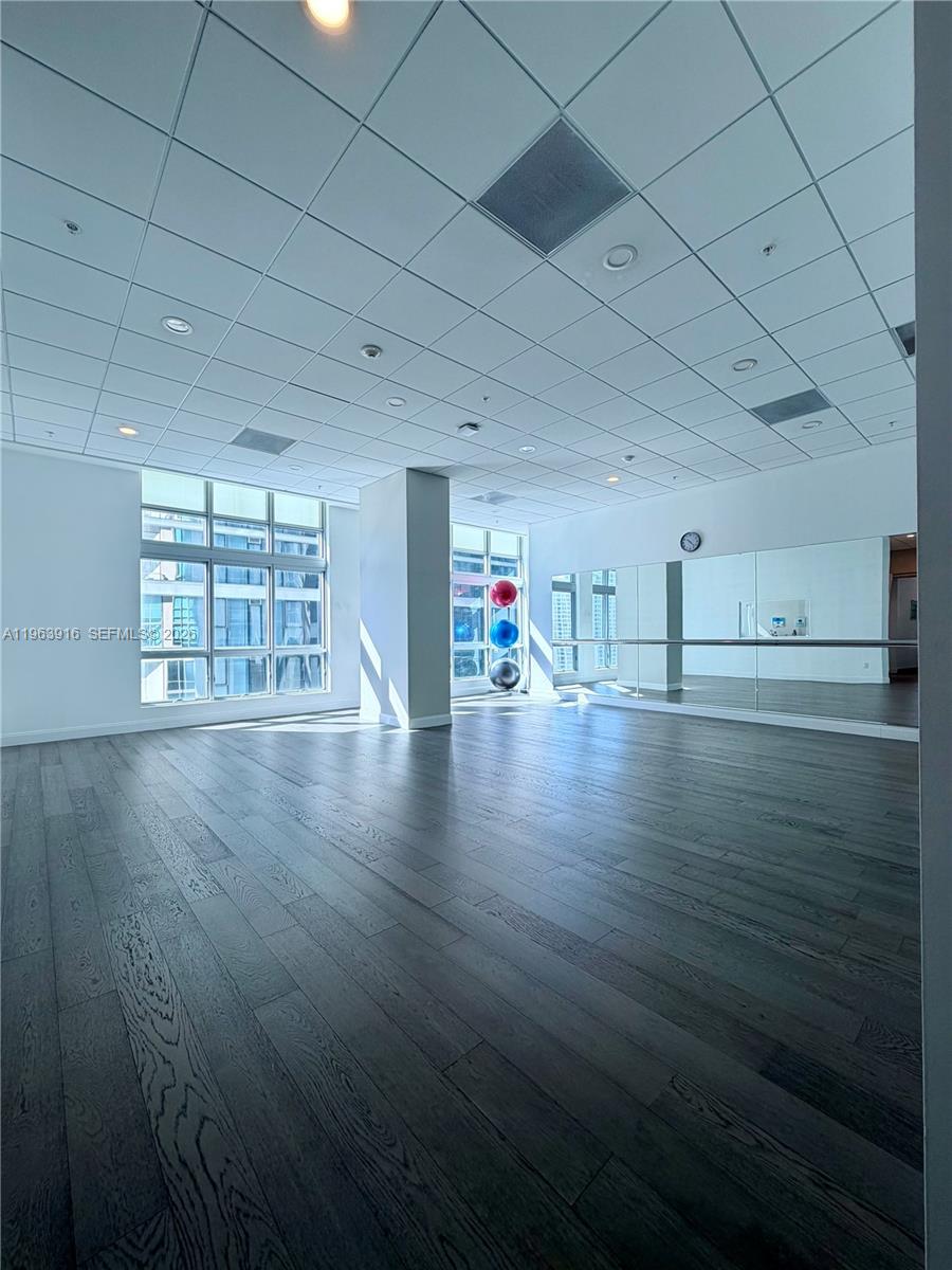 300 S Biscayne Blvd #T-1414, Miami FL 33131