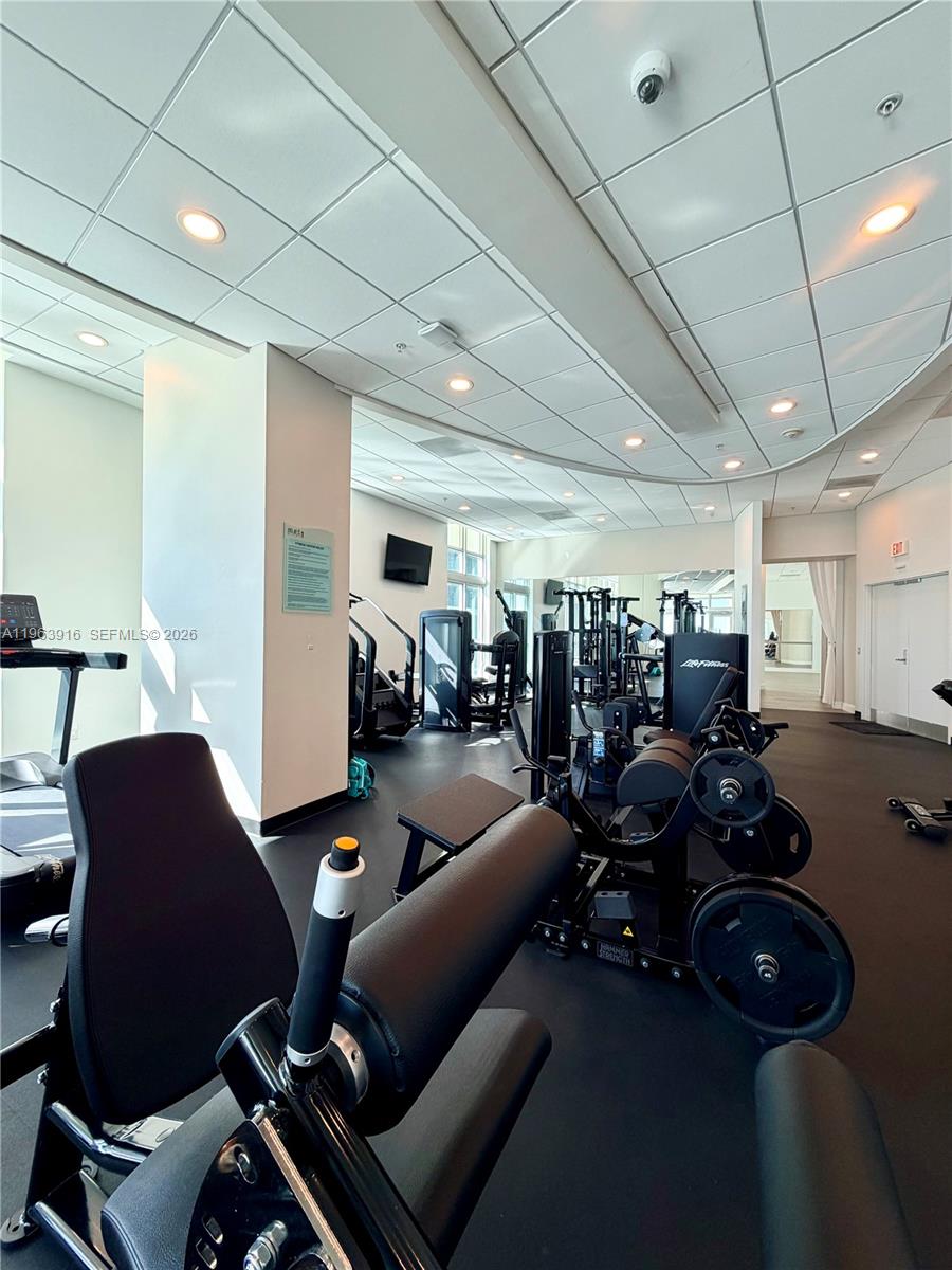 300 S Biscayne Blvd #T-1414, Miami FL 33131