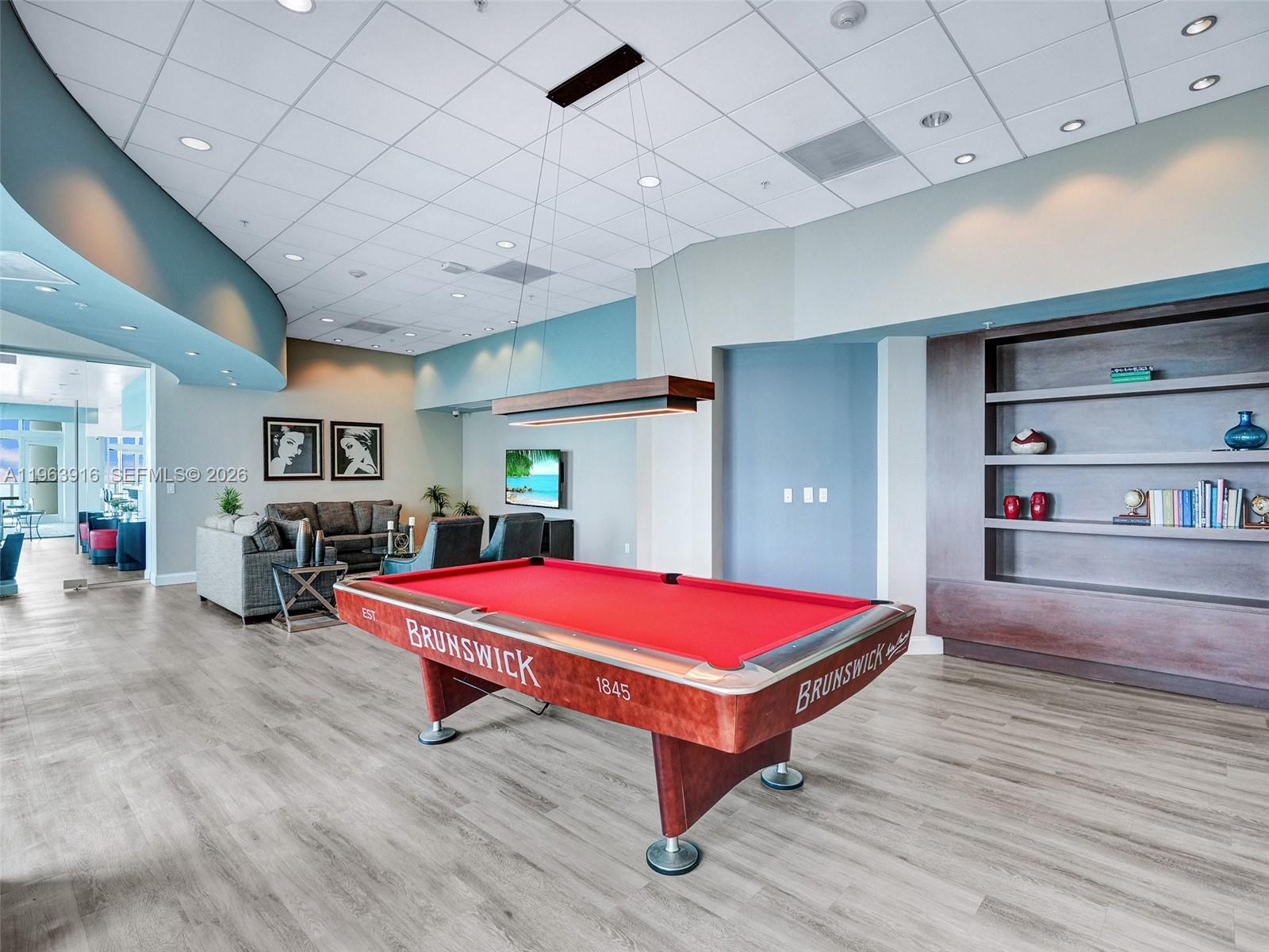 300 S Biscayne Blvd #T-1414, Miami FL 33131
