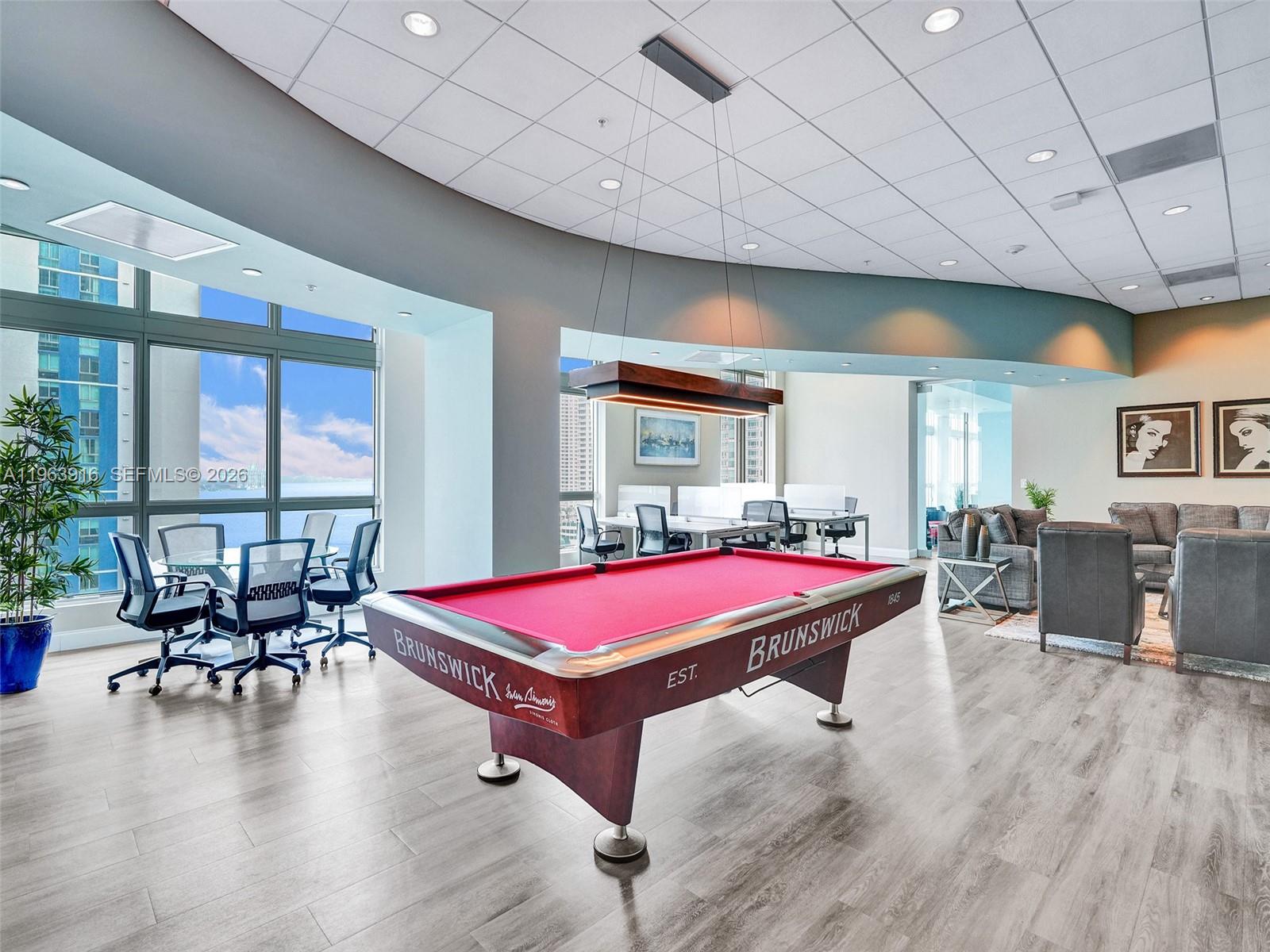 300 S Biscayne Blvd #T-1414, Miami FL 33131