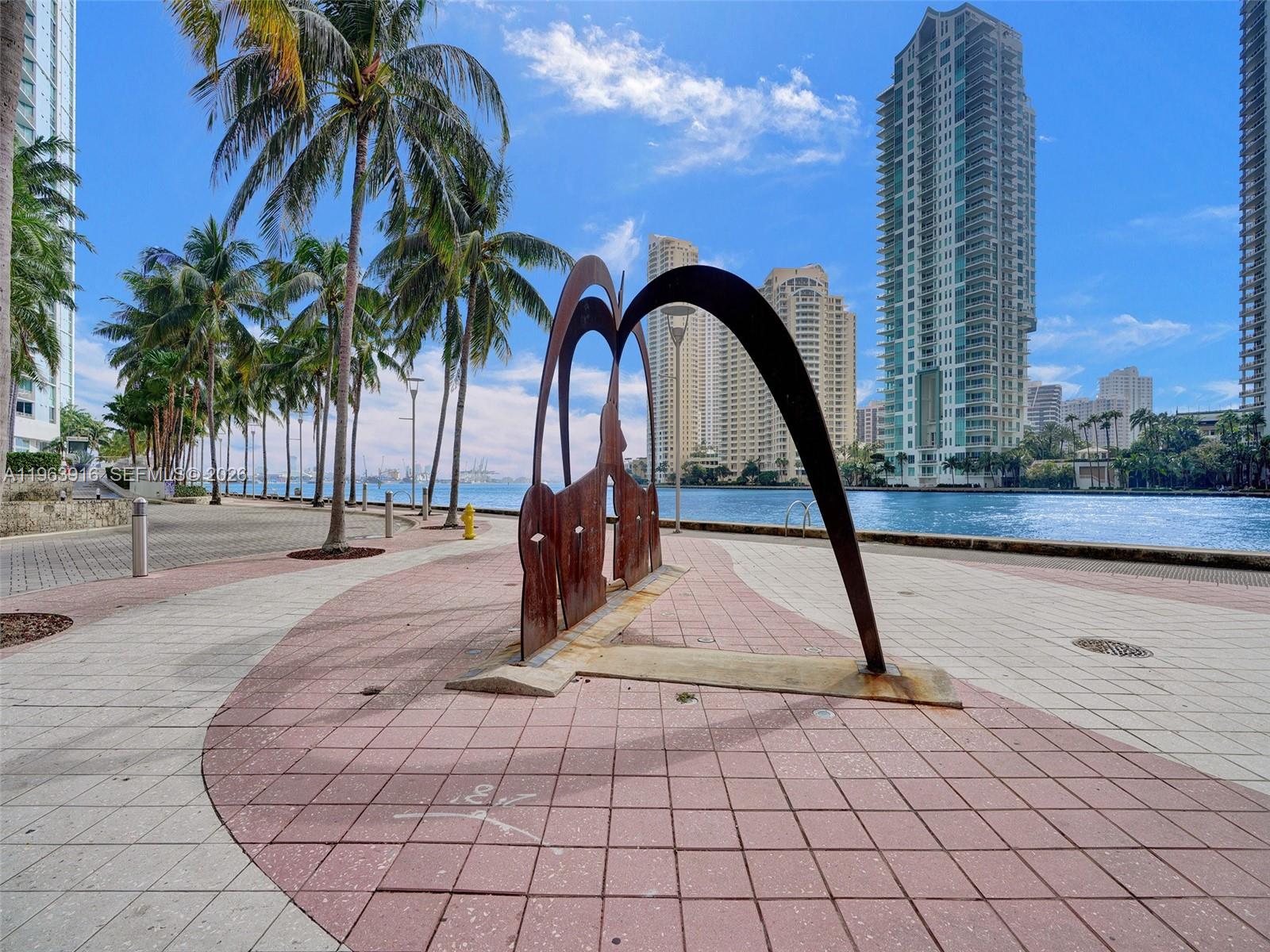 300 S Biscayne Blvd #T-1414, Miami FL 33131