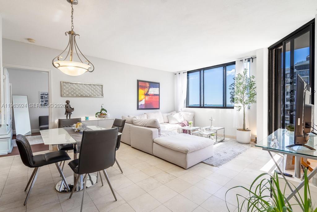 540 Brickell Key Dr #1619, Miami FL 33131