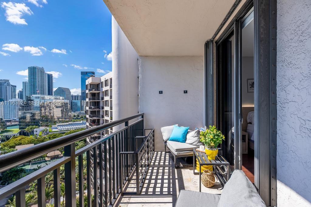 540 Brickell Key Dr #1619, Miami FL 33131