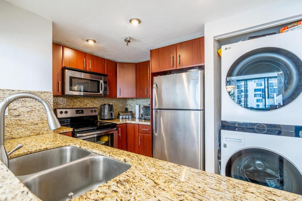 540 Brickell Key Dr #1619, Miami FL 33131