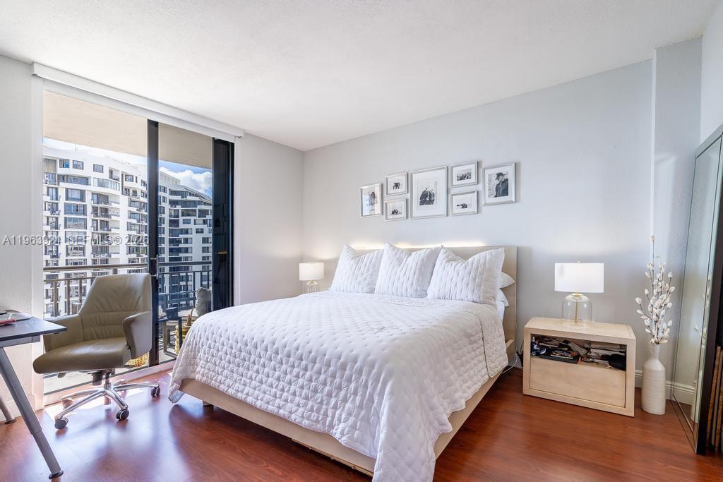 540 Brickell Key Dr #1619, Miami FL 33131