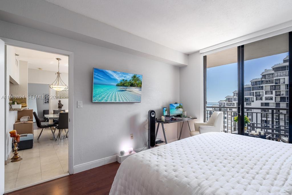 540 Brickell Key Dr #1619, Miami FL 33131