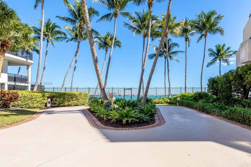540 Brickell Key Dr #1619, Miami FL 33131