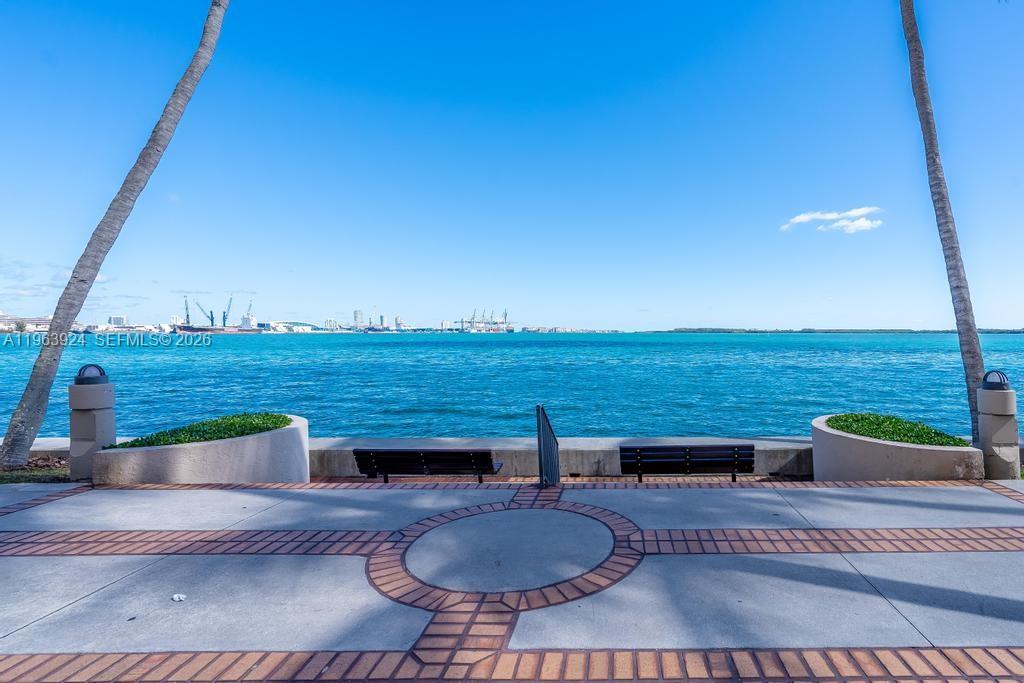 540 Brickell Key Dr #1619, Miami FL 33131