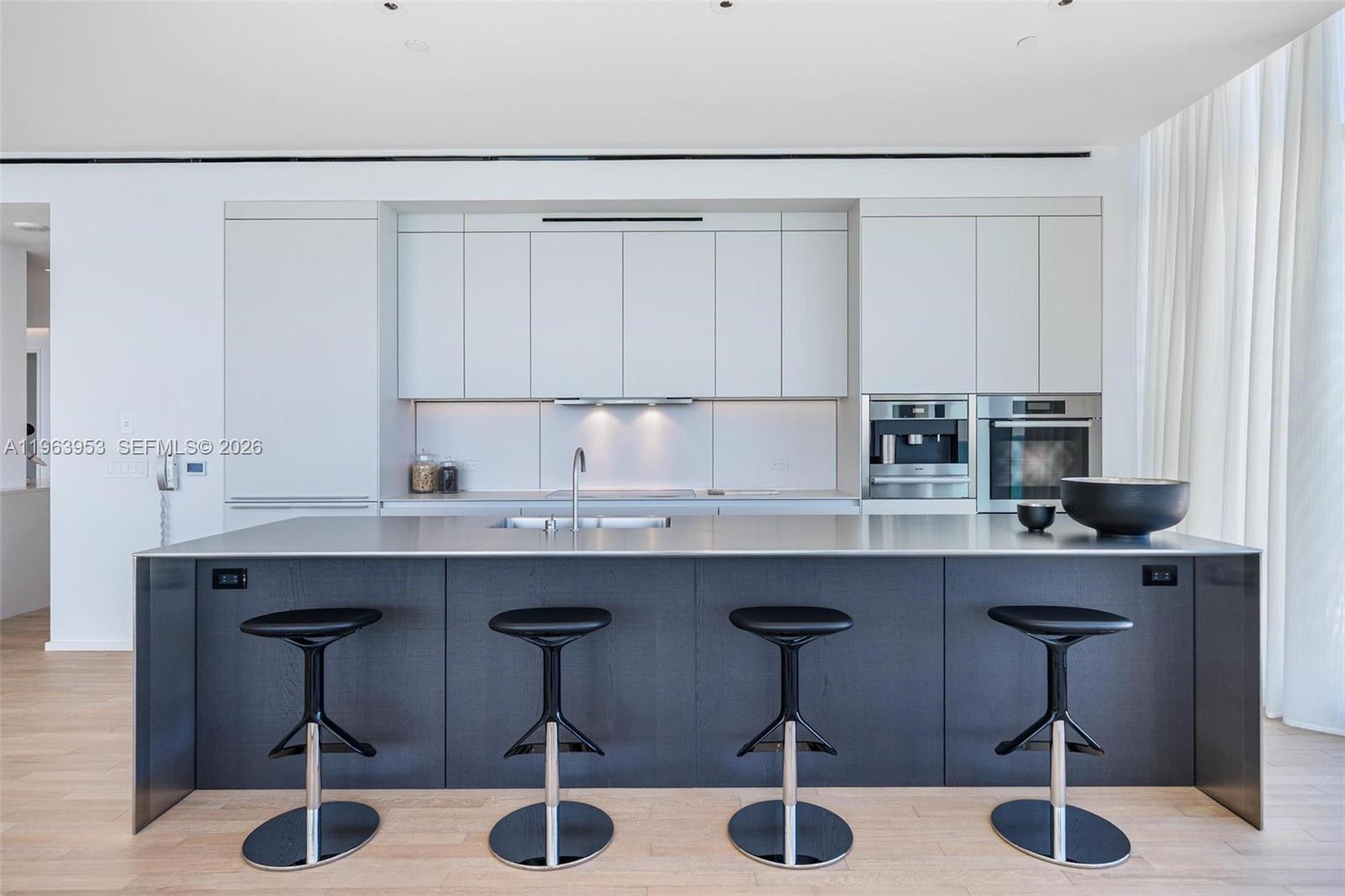 2901 Collins Ave #1501, Miami Beach FL 33140