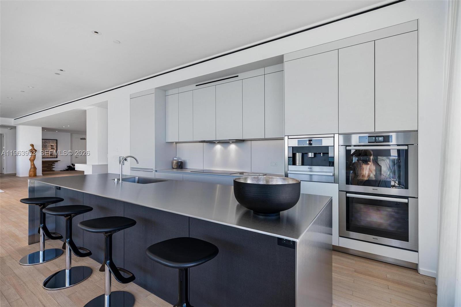 2901 Collins Ave #1501, Miami Beach FL 33140