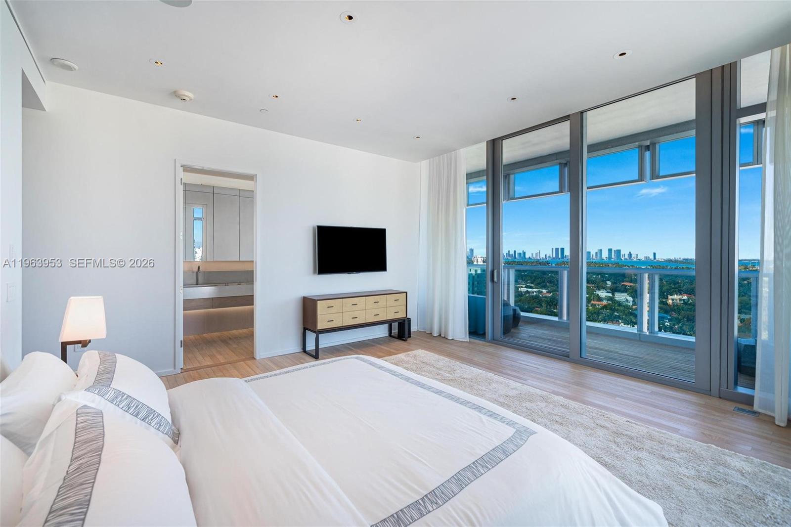 2901 Collins Ave #1501, Miami Beach FL 33140