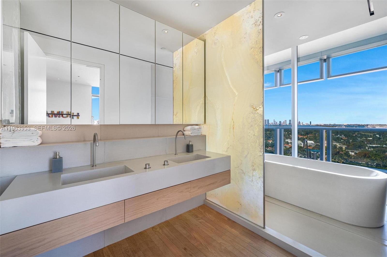 2901 Collins Ave #1501, Miami Beach FL 33140