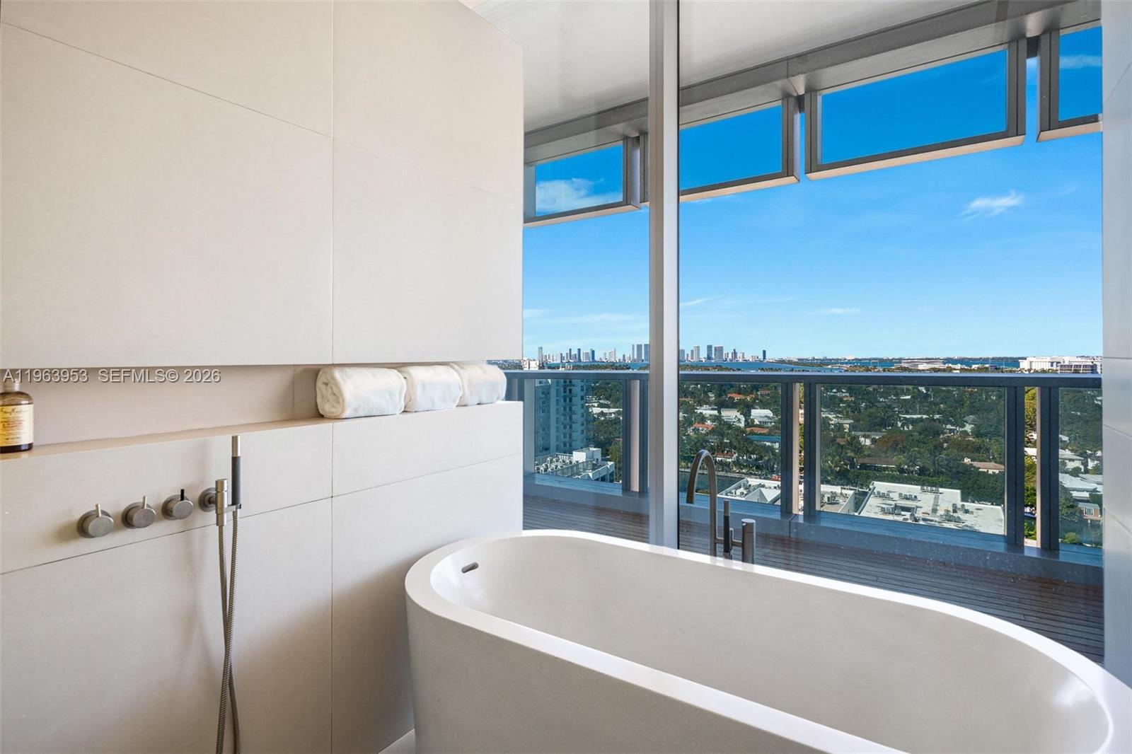 2901 Collins Ave #1501, Miami Beach FL 33140