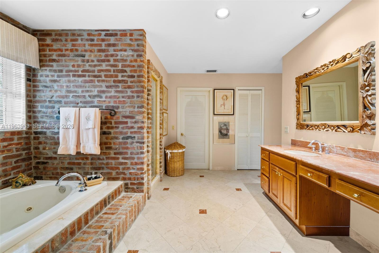 1255 Algardi Ave, Coral Gables FL 33146