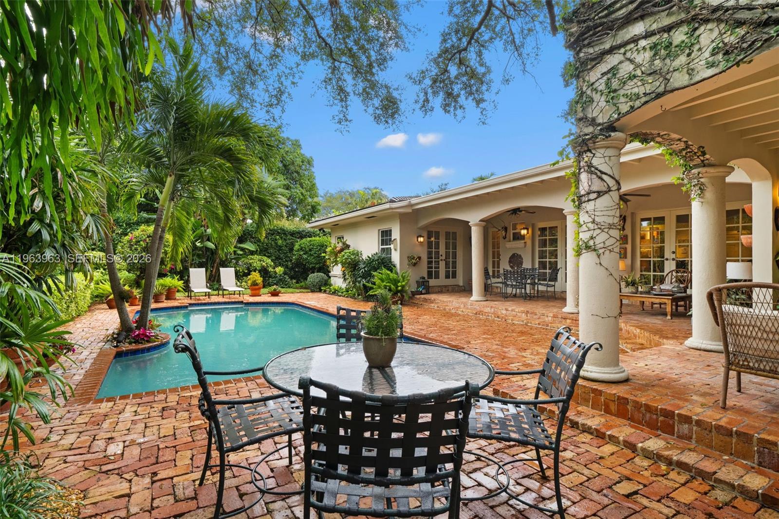 1255 Algardi Ave, Coral Gables FL 33146