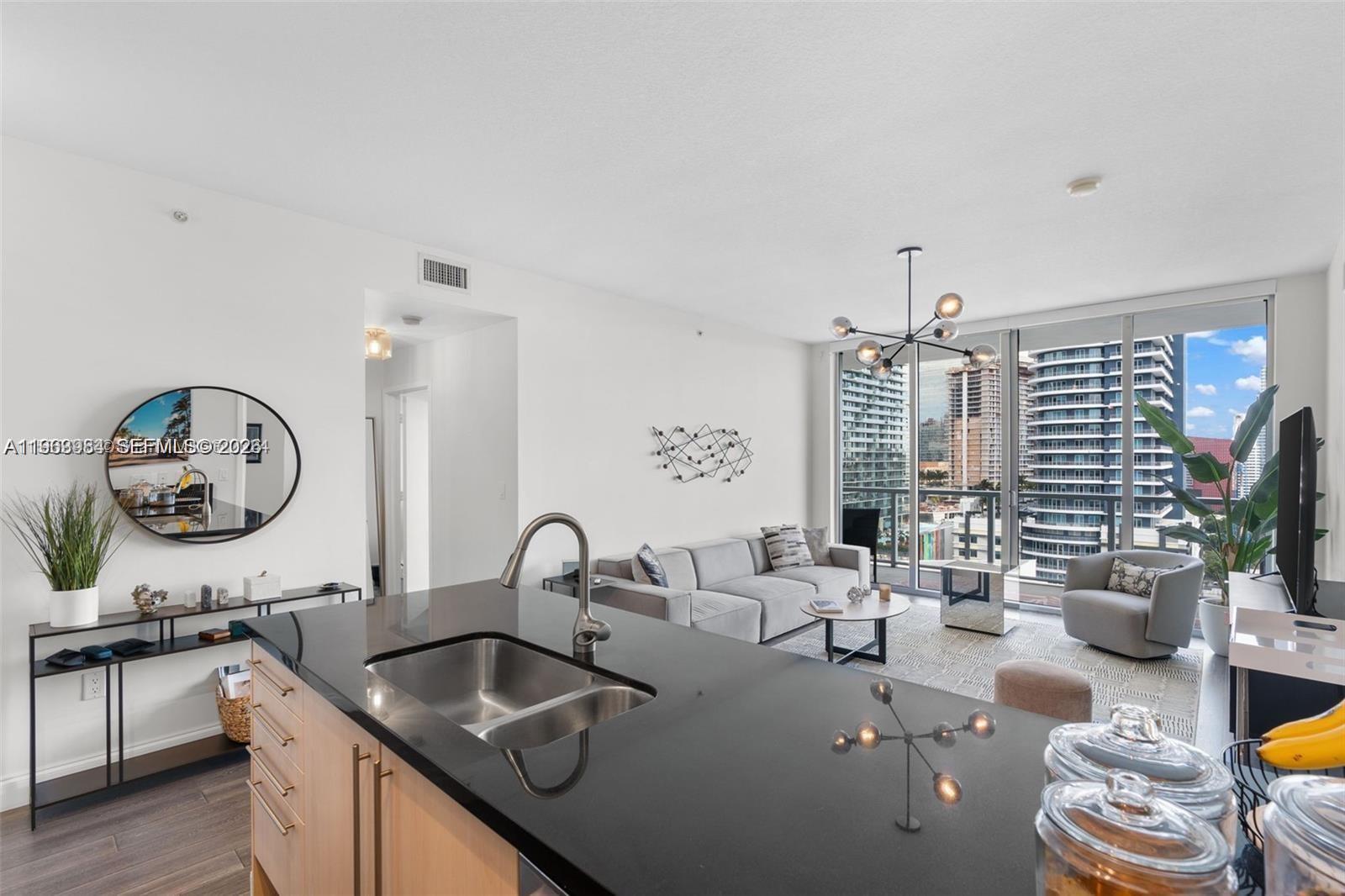 79 SW 12th St #2204-S, Miami FL 33130