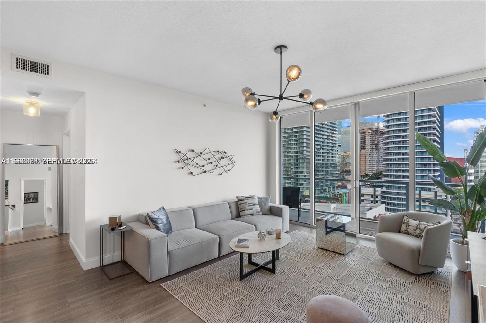 79 SW 12th St #2204-S, Miami FL 33130